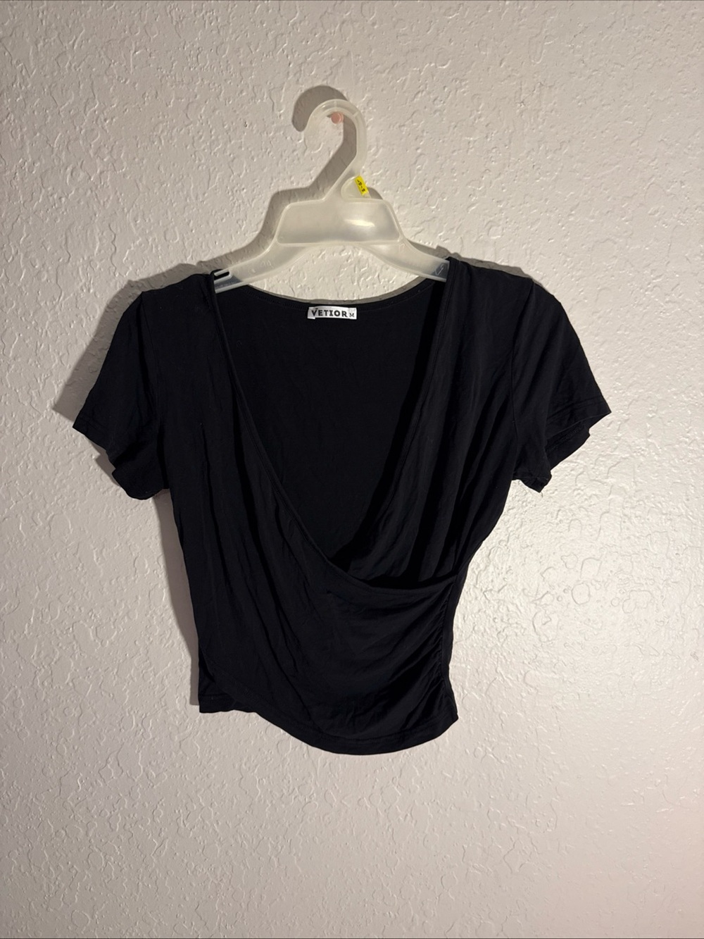 Vetior Women Black Short Sleeve Top Size Medium Wrap Criss Cross Front
